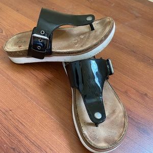 Nice and very confortable sandals Clark size 8